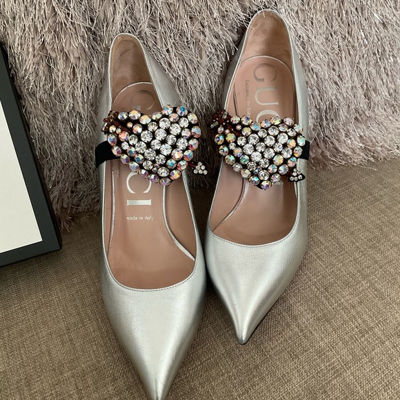 GUCCI Virginia with Removable Crystal Hearts Pumps - Picture 6 of 9
